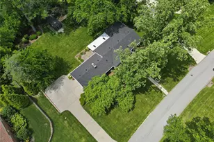 527 Fairways Cir, Creve Coeur, MO 63141 - Photo 33