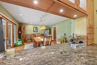 527 Fairways Circle, Creve Coeur, MO 63141 - Photo 9