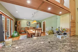 527 Fairways Cir, Creve Coeur, MO 63141 - Photo 9