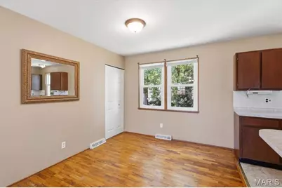9745 Radio Drive, Saint Louis, MO 63123 - Photo 17