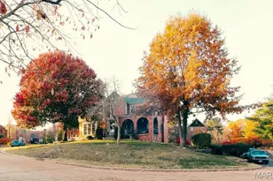 7219 Canterbury Dr, Saint Louis, MO 63121 - Photo 3