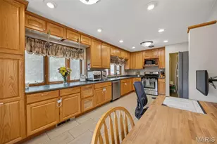 6400 Myrlette Ct, Saint Louis, MO 63116 - Photo 21