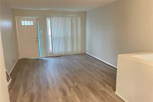 429 Shepley Dr, Saint Louis, MO 63137 - Photo 3