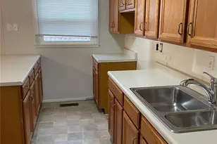 429 Shepley Dr, Saint Louis, MO 63137 - Photo 7