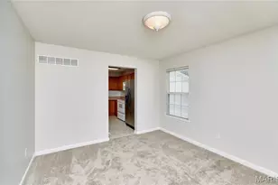 7 Winter River Ct, Fenton, MO 63026 - Photo 9