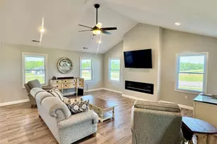 200 W Larkspur Ct, Hannibal, MO 63401 - Photo 9