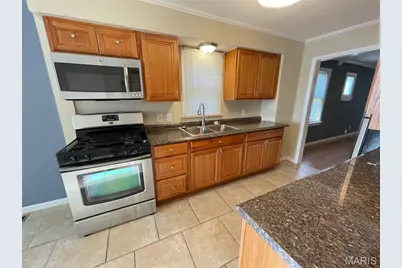 9855 Green Valley Drive, Saint Louis, MO 63136 - Photo 7