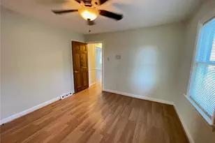 9855 Green Valley Dr, Saint Louis, MO 63136 - Photo 11