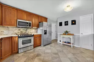 15420 Country Ridge Dr, Chesterfield, MO 63017 - Photo 9
