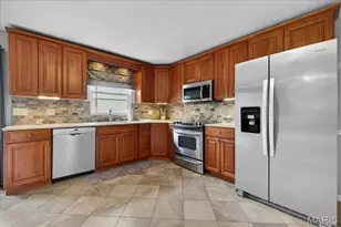 15420 Country Ridge Dr, Chesterfield, MO 63017 - Photo 7