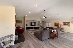 2810 East Old Oak Rd, Poplar Bluff, MO 63901 - Photo 17
