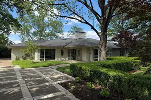 9005 Greenridge Dr, Richmond Heights, MO 63117 - Photo 1