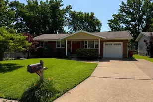 3520 Glen Bay Dr, Saint Louis, MO 63125 - Photo 1