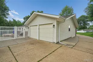 8 Sunnybrae Ct, Ballwin, MO 63011 - Photo 35