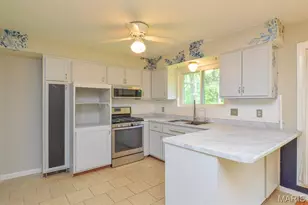 8720 Brookview Dr, Crestwood, MO 63126 - Photo 13