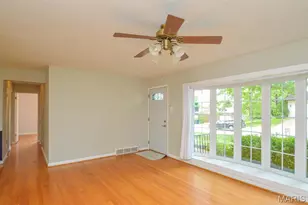 8720 Brookview Dr, Crestwood, MO 63126 - Photo 11