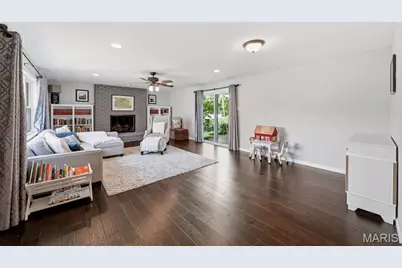 451 Linum Lane, Webster Groves, MO 63119 - Photo 9