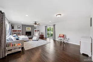 451 Linum Ln, Webster Groves, MO 63119 - Photo 9
