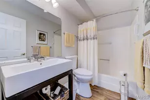 1308 Glendale Gardens Dr, Kirkwood, MO 63122 - Photo 21