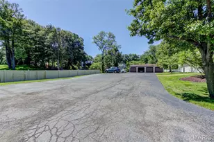 1308 Glendale Gardens Dr, Kirkwood, MO 63122 - Photo 41