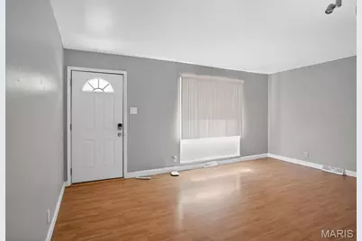 5563 Winchelsea Drive, Saint Louis, MO 63121 - Photo 9