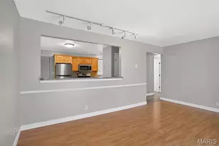 5563 Winchelsea Dr, Saint Louis, MO 63121 - Photo 11