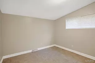 5563 Winchelsea Dr, Saint Louis, MO 63121 - Photo 13