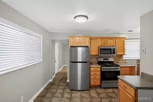 5563 Winchelsea Dr, Saint Louis, MO 63121 - Photo 17