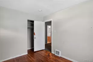 7709 Paddington Dr, Saint Louis, MO 63121 - Photo 15