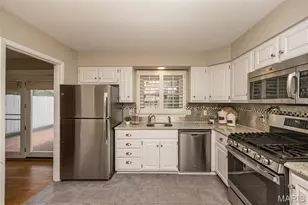 27 Millbrook Ln, Saint Louis, MO 63122 - Photo 11