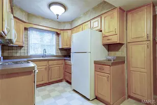 1 Delcrest Ct, Saint Louis, MO 63124 - Photo 9