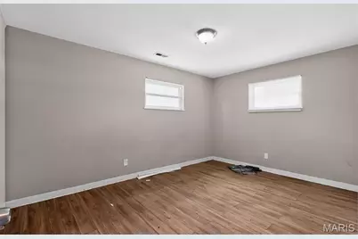9446 Stansberry Avenue, Saint Louis, MO 63134 - Photo 15