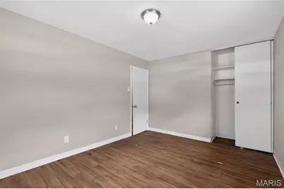 9446 Stansberry Avenue, Saint Louis, MO 63134 - Photo 15