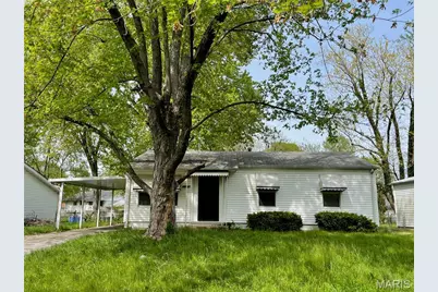 1335 Cabrillo Drive, Saint Louis, MO 63138 - Photo 1