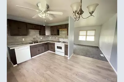 1335 Cabrillo Drive, Saint Louis, MO 63138 - Photo 7
