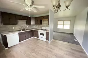 1335 Cabrillo Dr, Saint Louis, MO 63138 - Photo 7