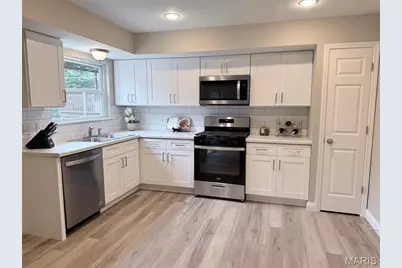 4211 Martyridge Drive, Saint Louis, MO 63129 - Photo 3