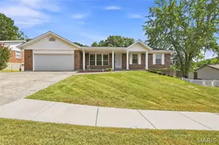 4472 Pinyon Jay Ct, Saint Louis, MO 63128 - Photo 1