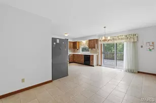 4472 Pinyon Jay Ct, Saint Louis, MO 63128 - Photo 9
