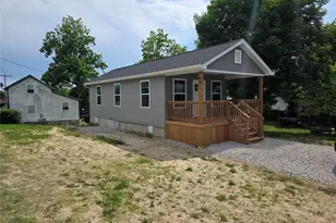 99 N 8th St, Saint Genevieve, MO 63670 - Photo 1