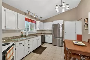 1433 Tahoe Valley Ct, Ballwin, MO 63021 - Photo 7