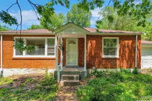 8135 Bloom Dr, Saint Louis, MO 63114 - Photo 7