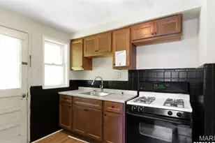 8135 Bloom Dr, Saint Louis, MO 63114 - Photo 19