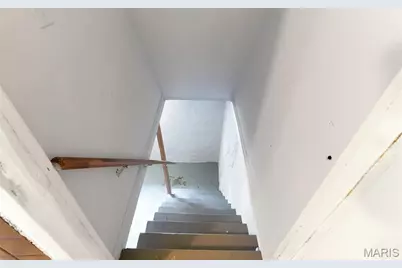 8135 Bloom Drive, Saint Louis, MO 63114 - Photo 25