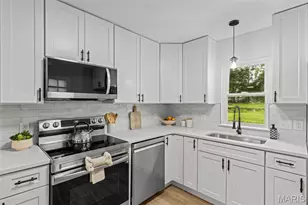 11304 De Runtz Ave, Maryland Heights, MO 63043 - Photo 17