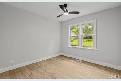 11304 De Runtz Avenue, Maryland Heights, MO 63043 - Photo 19