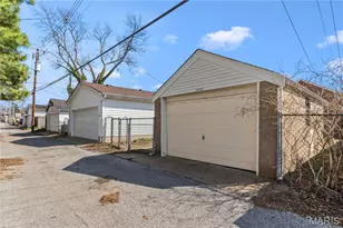 5521 Murdoch Ave, Saint Louis, MO 63109 - Photo 25