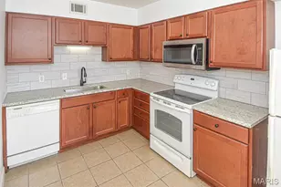 8154 Whitburn Ave, Saint Louis, MO 63106 - Photo 11