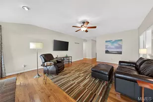 642 Woodchuck Ln, Lake Saint Louis, MO 63367 - Photo 7