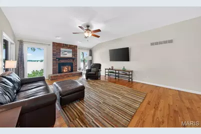 642 Woodchuck Lane, Lake Saint Louis, MO 63367 - Photo 5